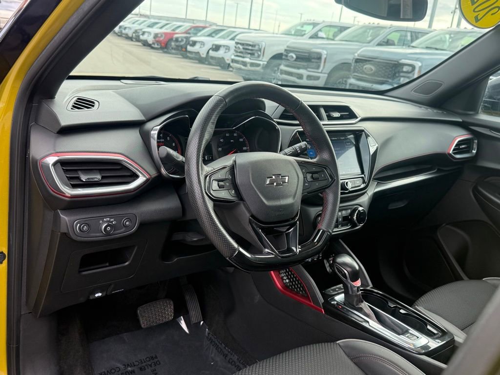 Used 2023 Chevrolet TrailBlazer RS w/ Sun and Liftgate Package image 4
