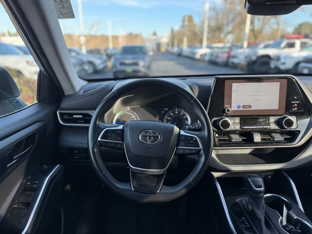 Used 2023 Toyota Highlander LE image 26