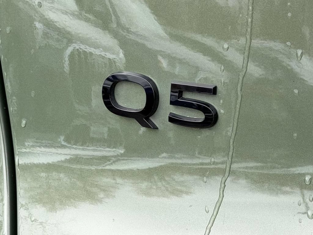 Used 2025 Audi Q5 Premium Plus w/ Premium Plus AWD/4WD image 28