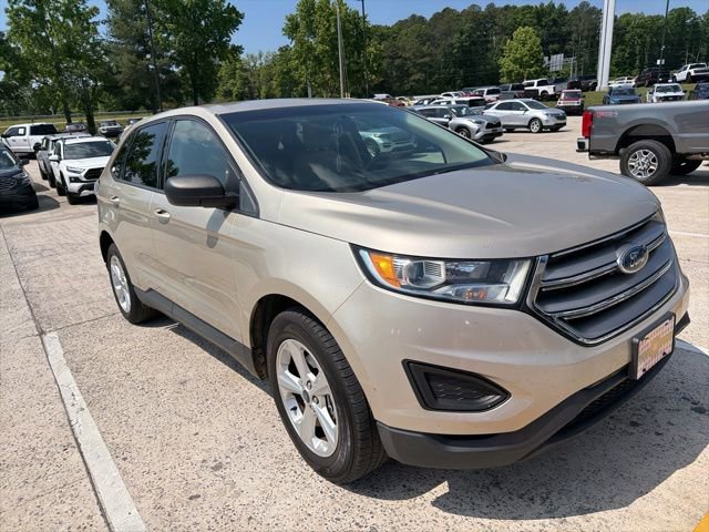 Used 2017 Ford Edge SE FWD image 3