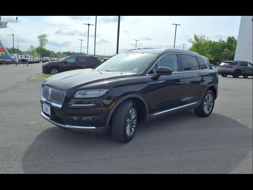 Used 2022 Lincoln Nautilus AWD w/ Premium Package image 28