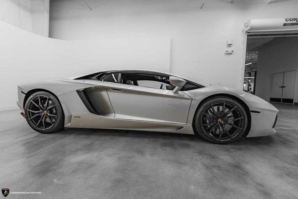 Used 2015 Lamborghini Aventador LP 700-4 image 18