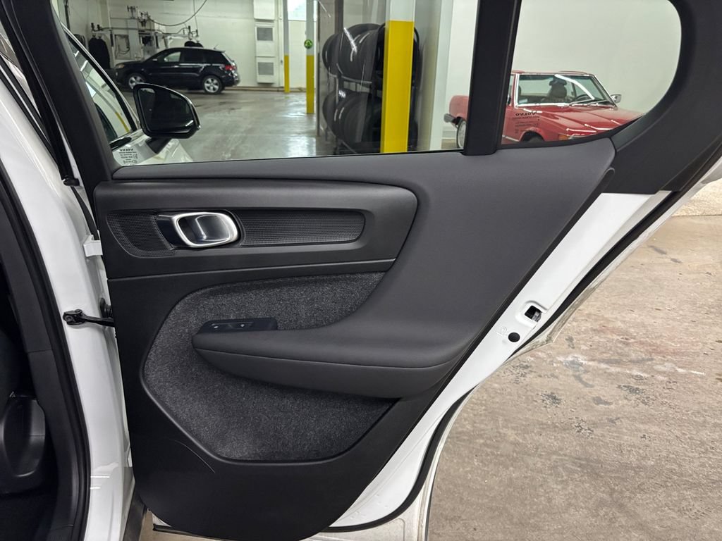 Certified 2023 Volvo C40 P8 Recharge Ultimate AWD/4WD image 18