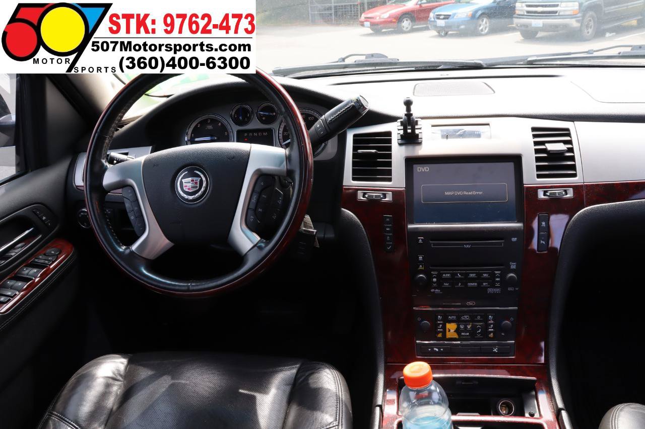 Used 2010 Cadillac Escalade Premium AWD/4WD image 17
