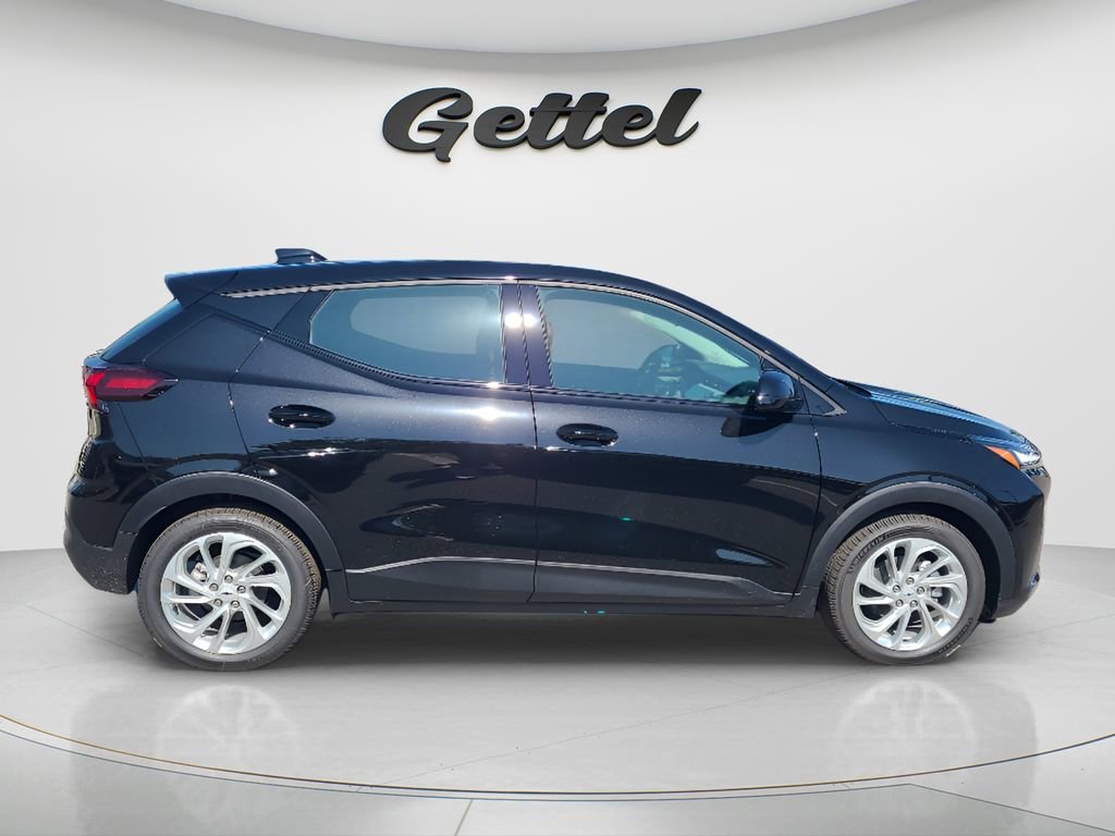 New 2027 Chevrolet Bolt LT w/ Comfort Package FWD image 4