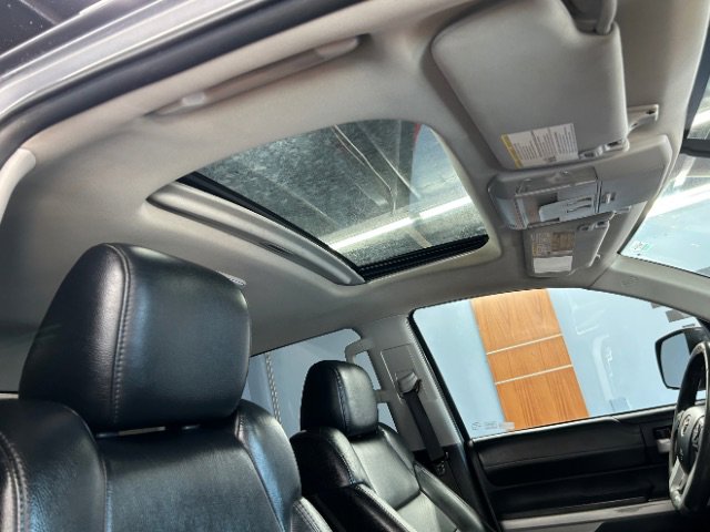 Used 2014 Toyota Tundra Limited w/ Limited Premium Package image 15