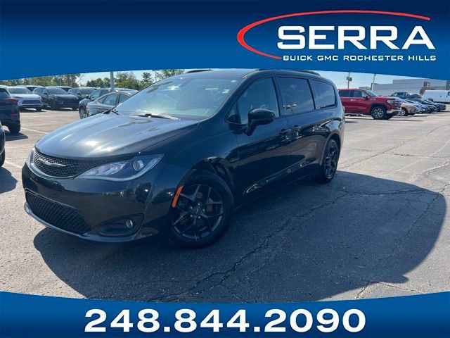 Used 2018 Chrysler Pacifica Touring-L Plus w/ S Appearance Package FWD image 1