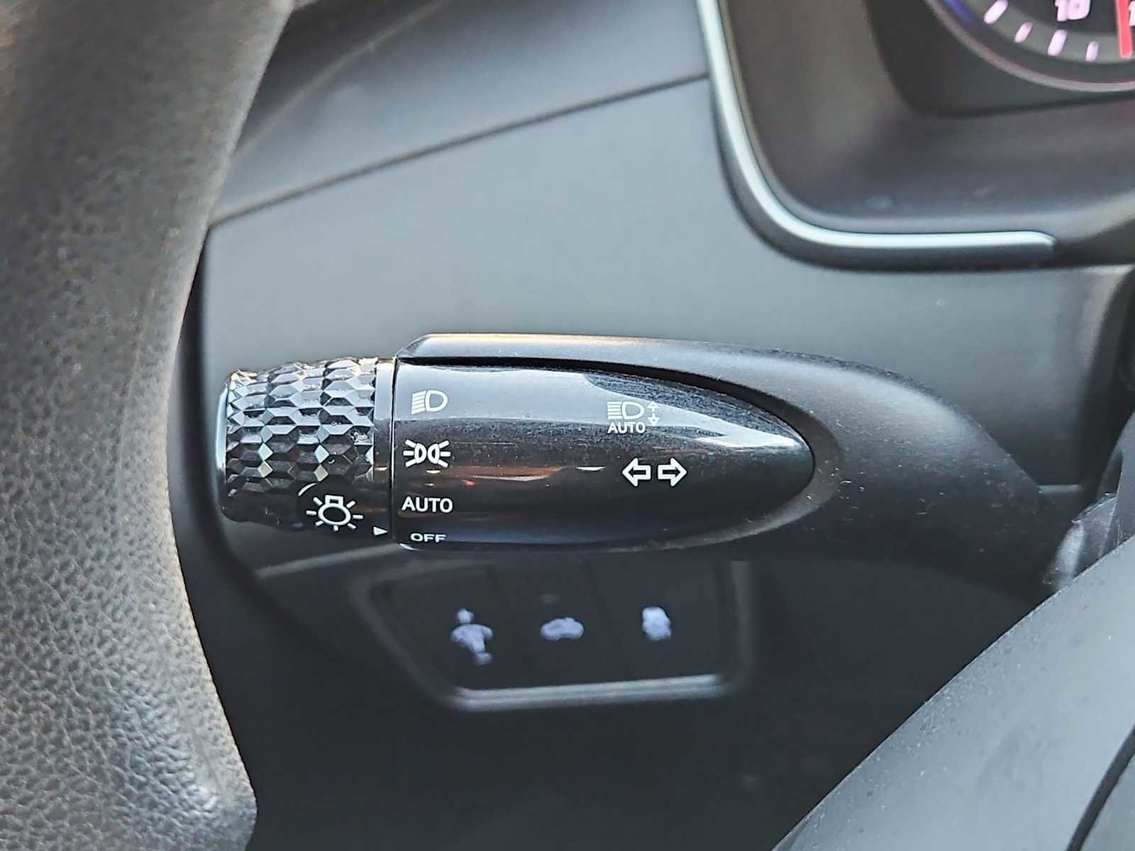 Used 2023 Hyundai Santa Cruz SE image 25