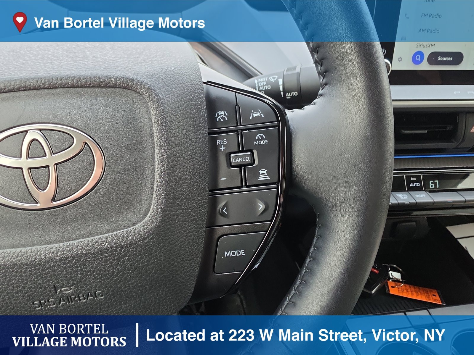 Used 2024 Toyota Prius XLE FWD image 16