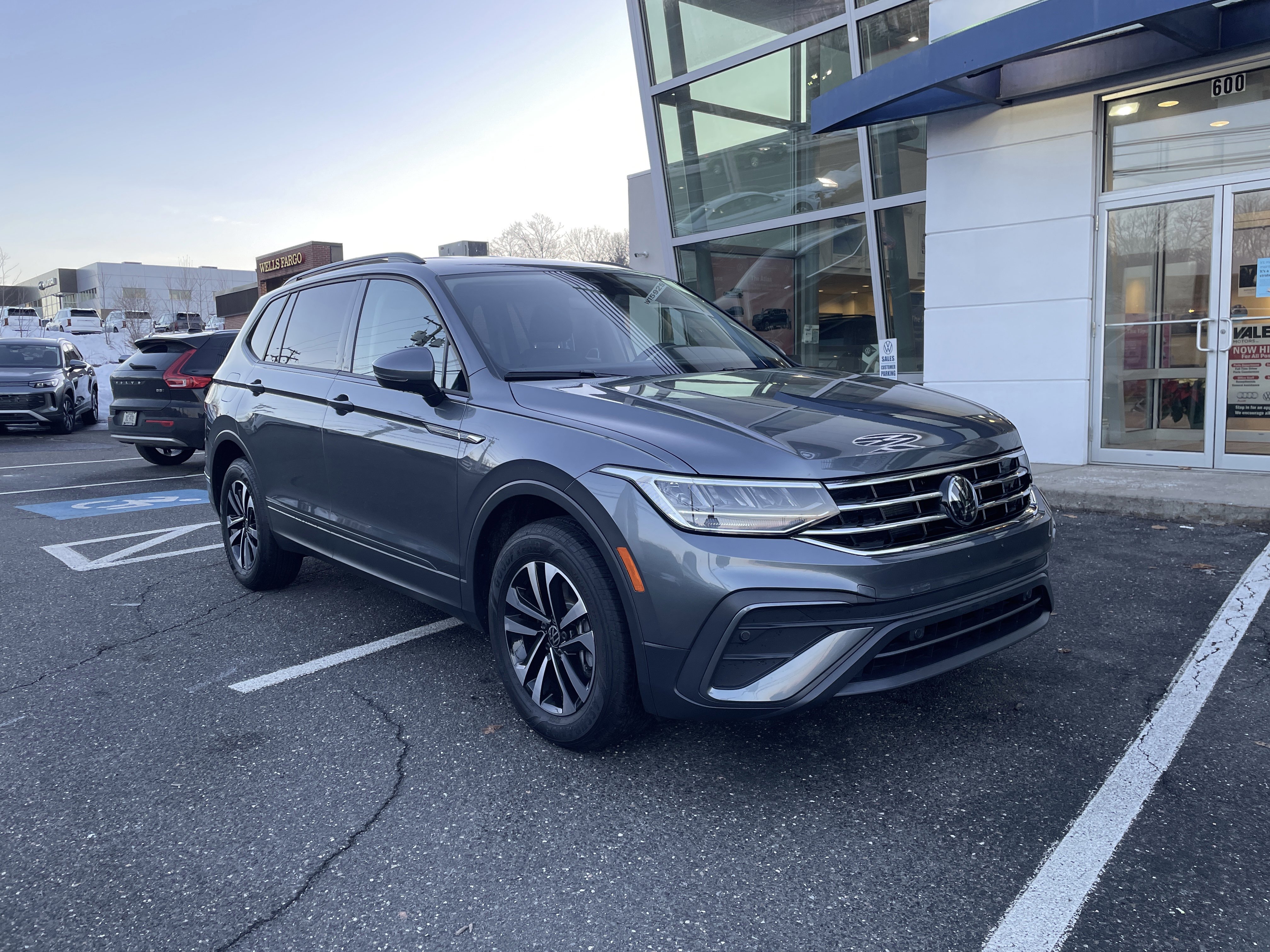 Certified 2024 Volkswagen Tiguan S image 1