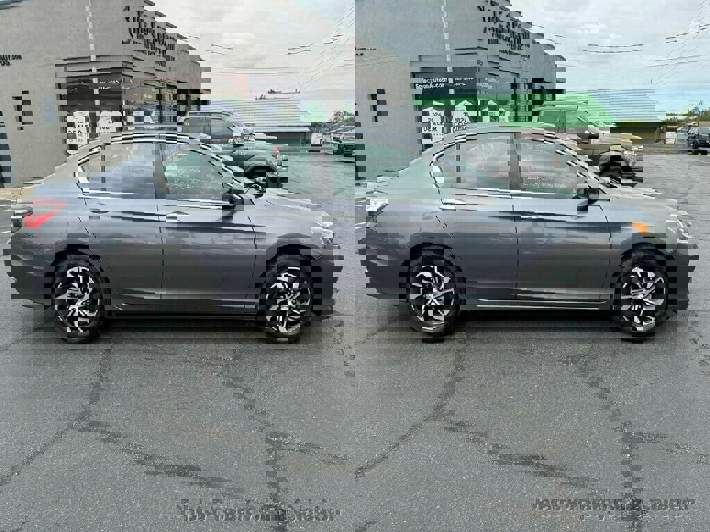 Used 2016 Honda Accord LX image 17