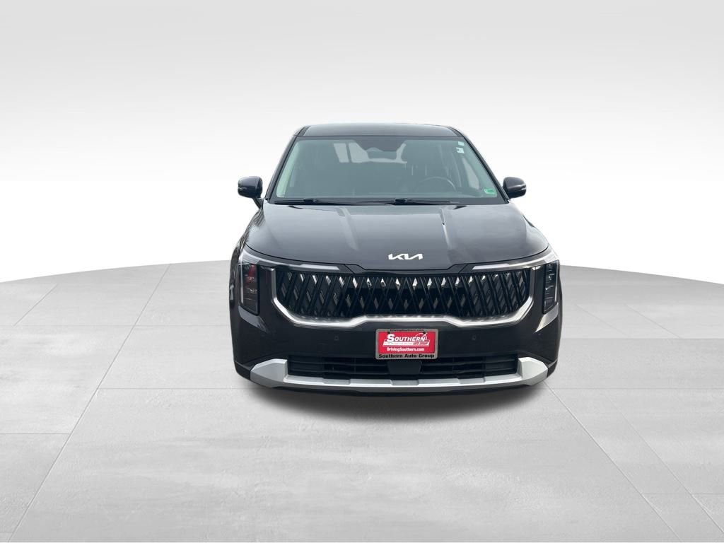 Used 2025 Kia Carnival image 9