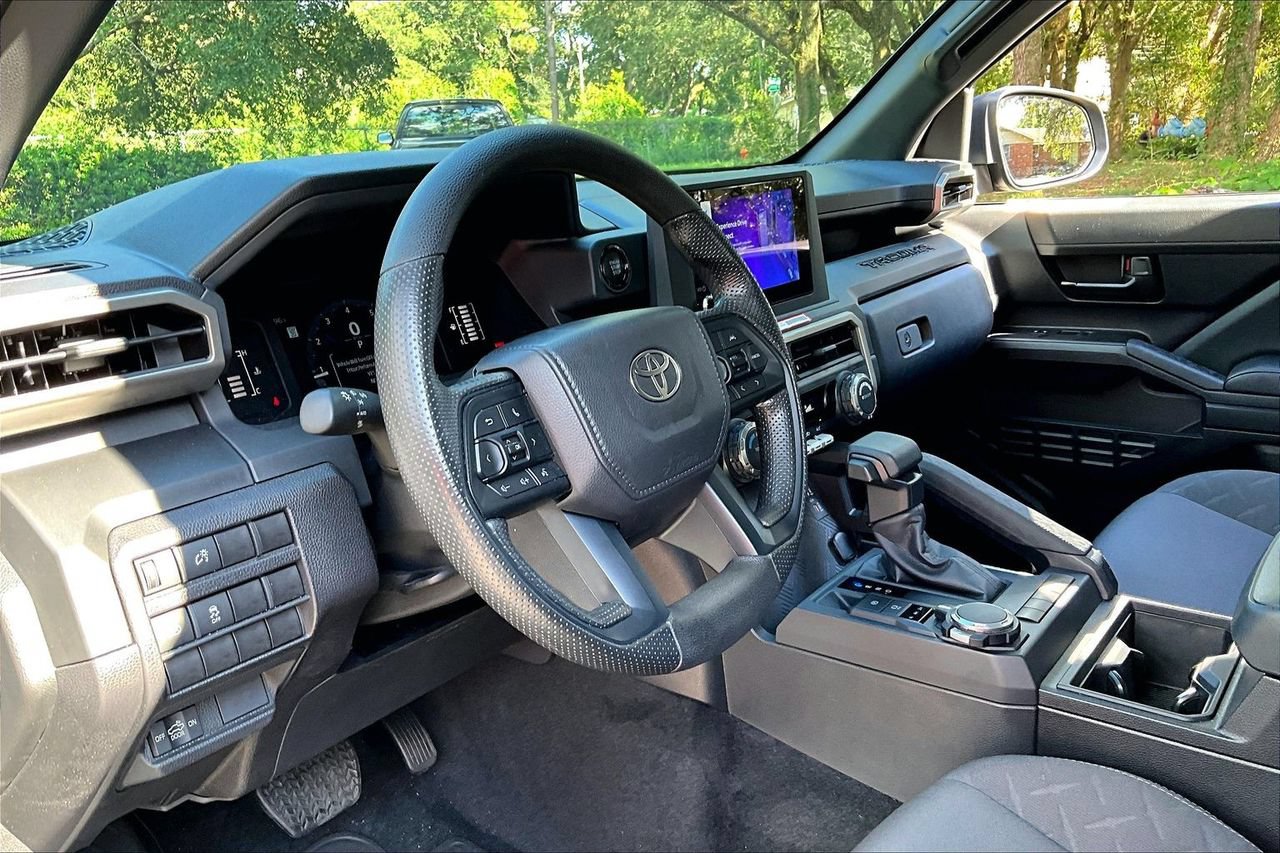 Used 2025 Toyota Tacoma SR AWD/4WD image 14