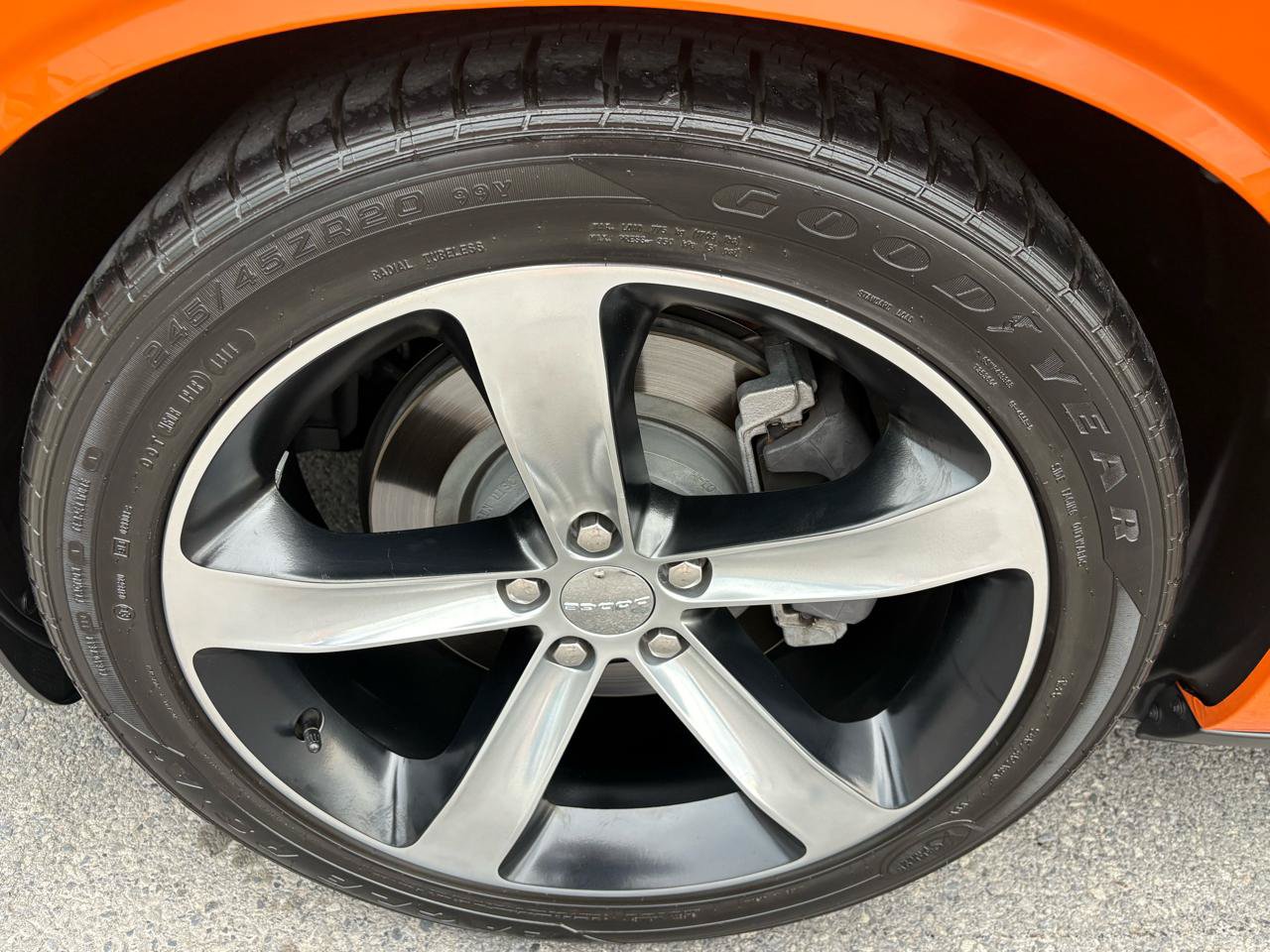 Used 2014 Dodge Challenger R/T RWD image 13
