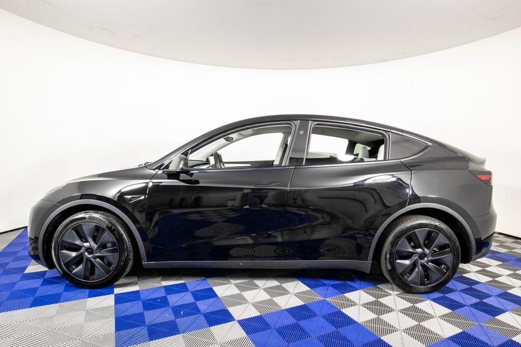 Used 2024 Tesla Model Y Long Range AWD/4WD image 9
