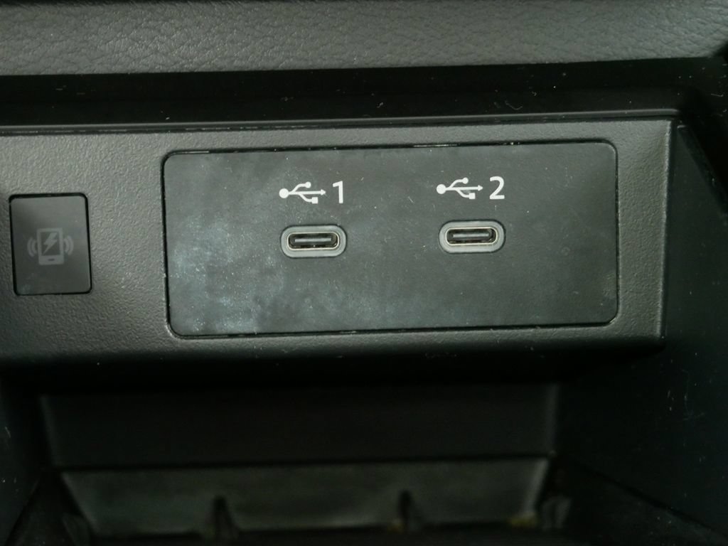 Used 2025 Nissan Kicks SR w/ SR Premium Package AWD/4WD image 32
