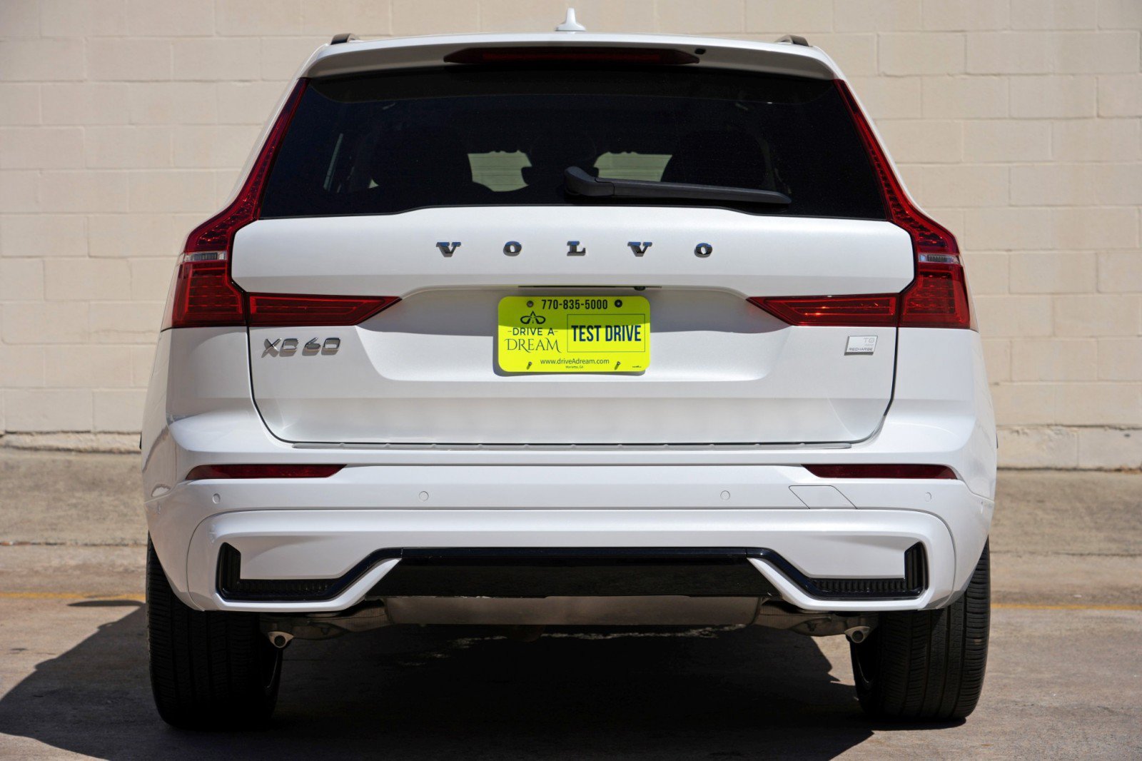 Used 2024 Volvo XC60 T8 Ultimate w/ Protection Package Premier AWD/4WD image 11