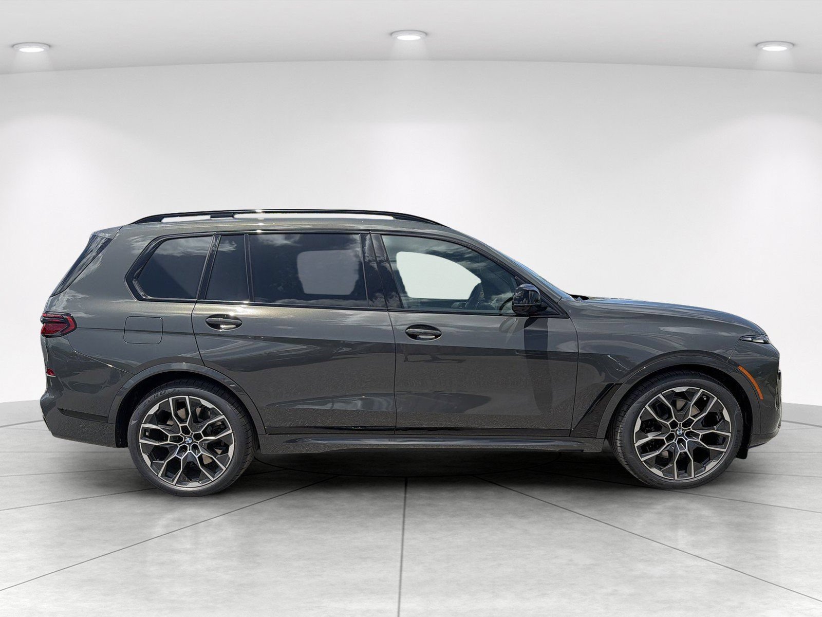 New 2027 BMW X7 M60i AWD/4WD image 3