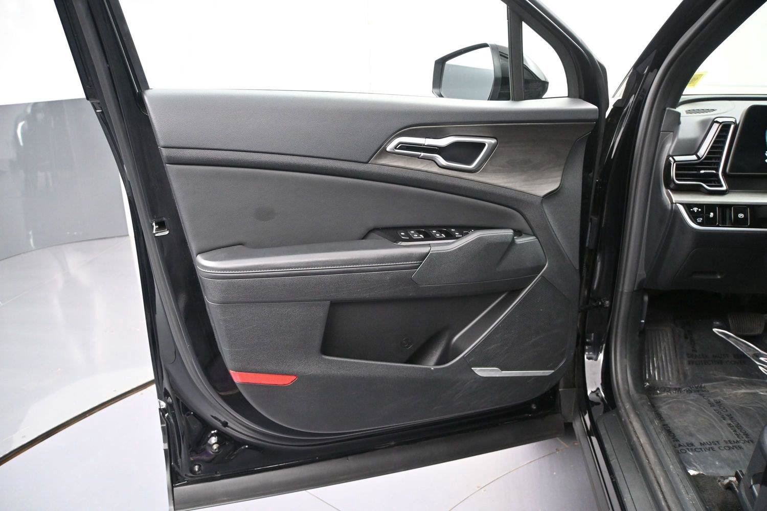 Used 2024 Kia Sportage X-Line w/ X-Line Premium Package AWD/4WD image 8