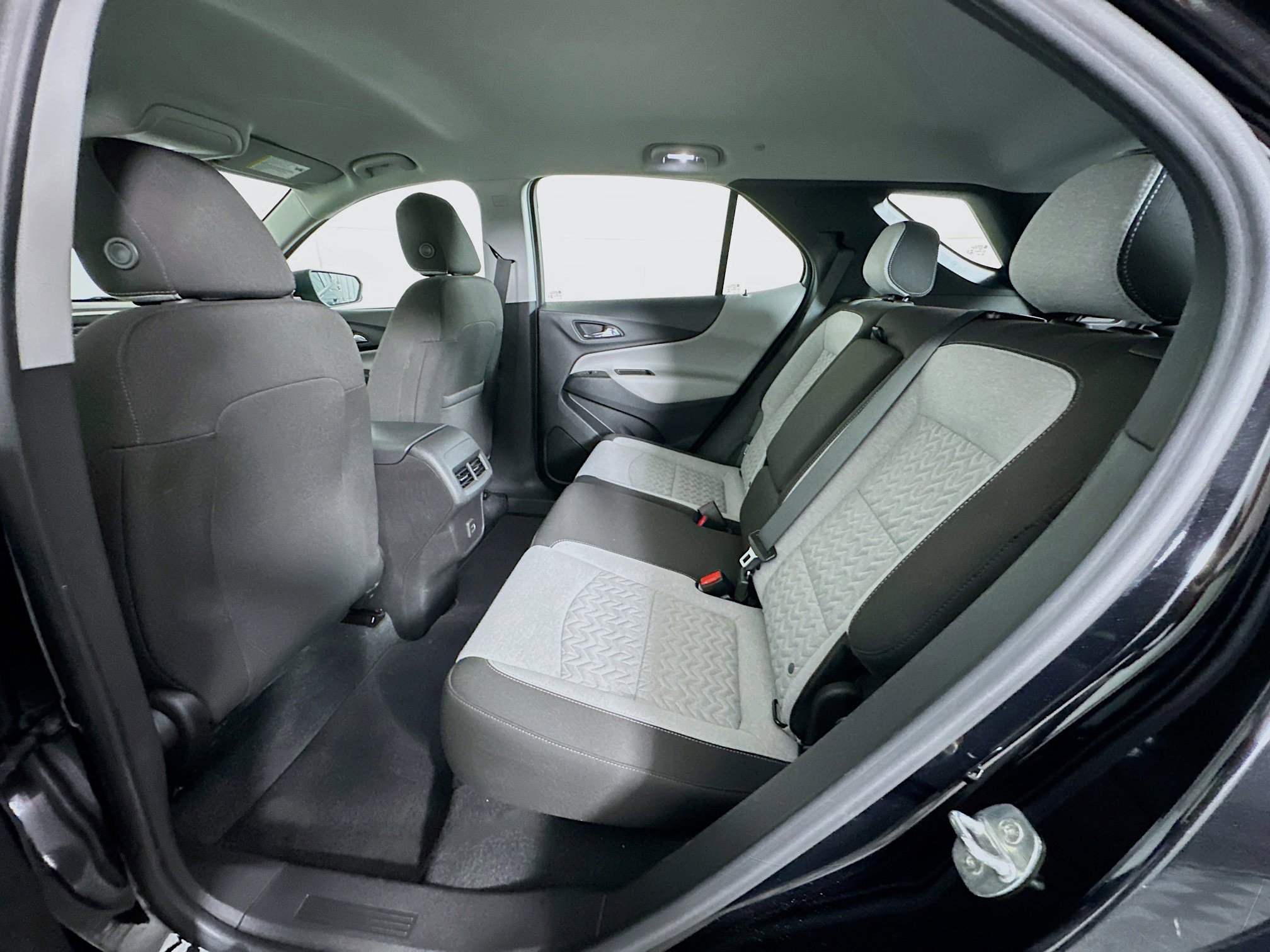 Used 2023 Chevrolet Equinox LS image 25