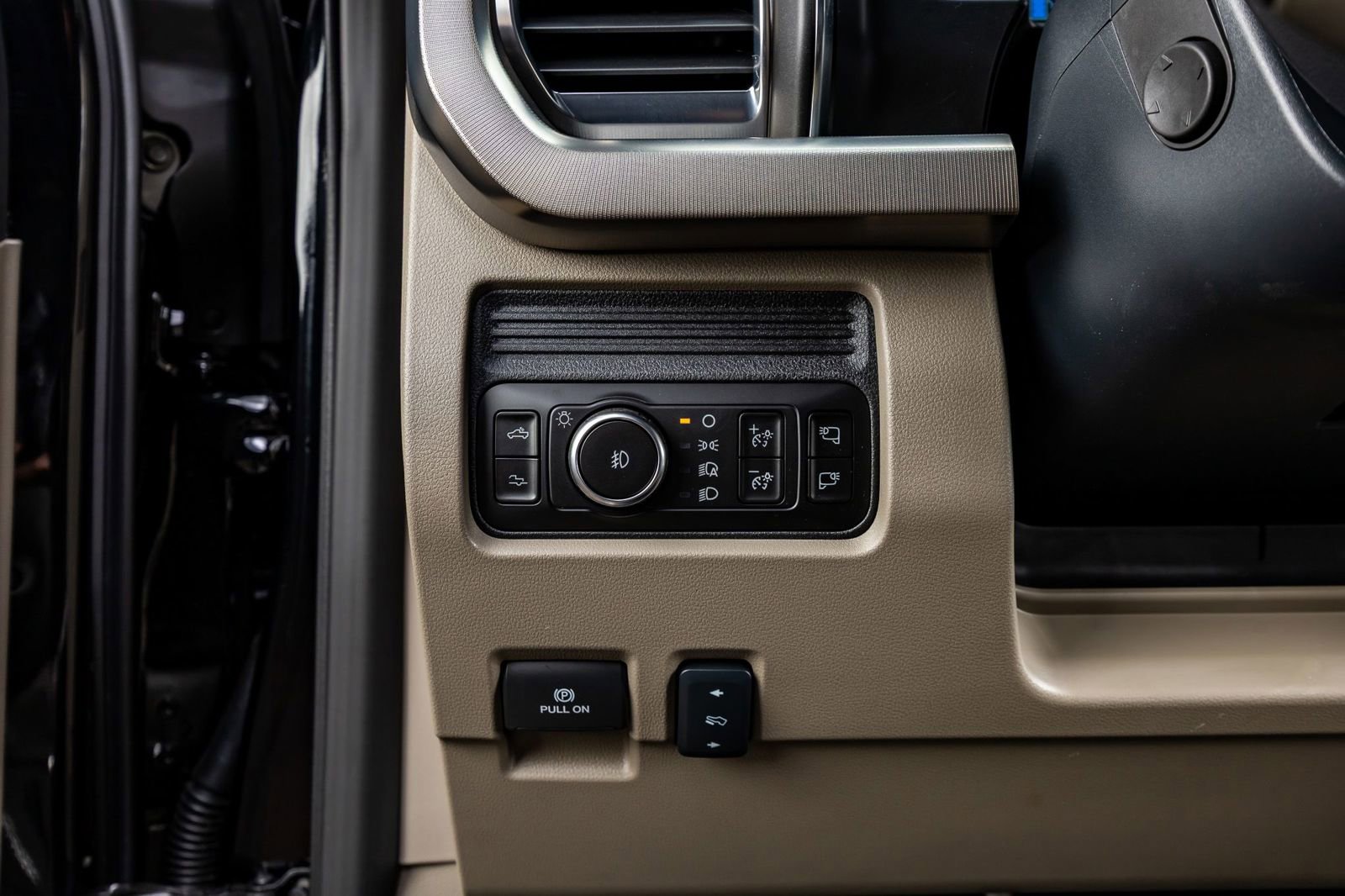 Used 2026 Ford F350 Platinum w/ Platinum Plus Package image 23