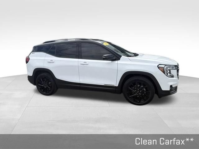 Used 2023 GMC Terrain SLT w/ Tech Package FWD image 15