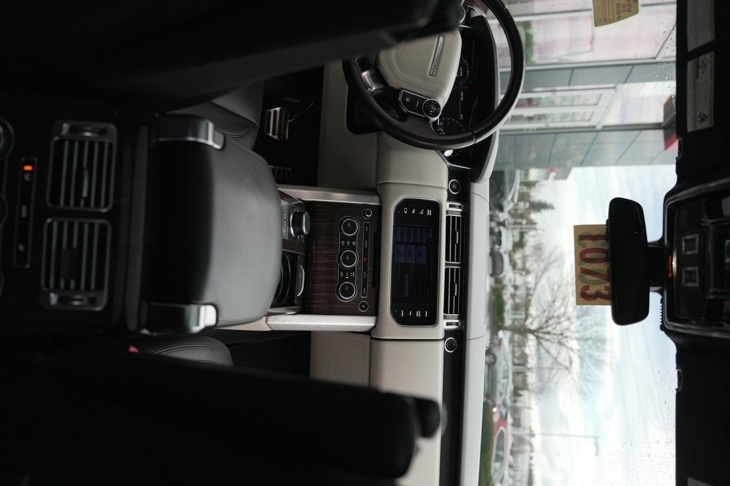 Used 2015 Land Rover Range Rover Supercharged image 19