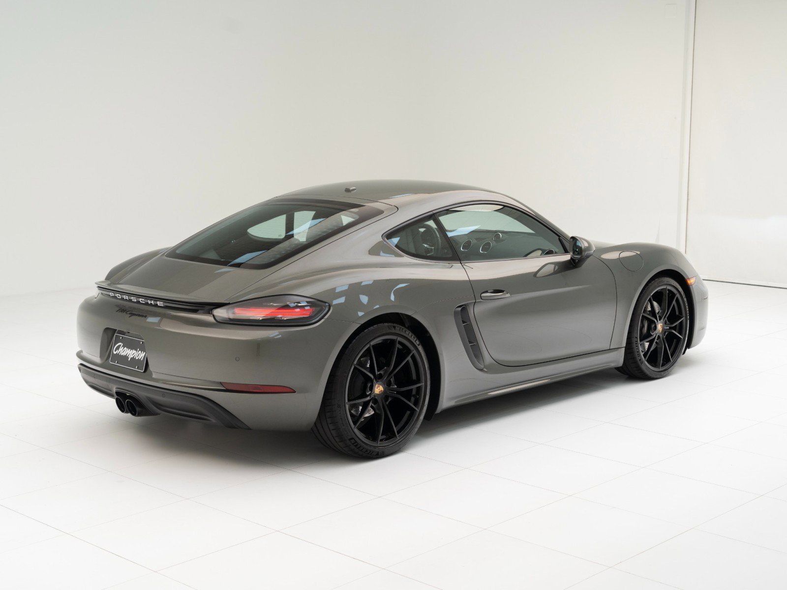 Certified 2025 Porsche 718 Cayman image 9