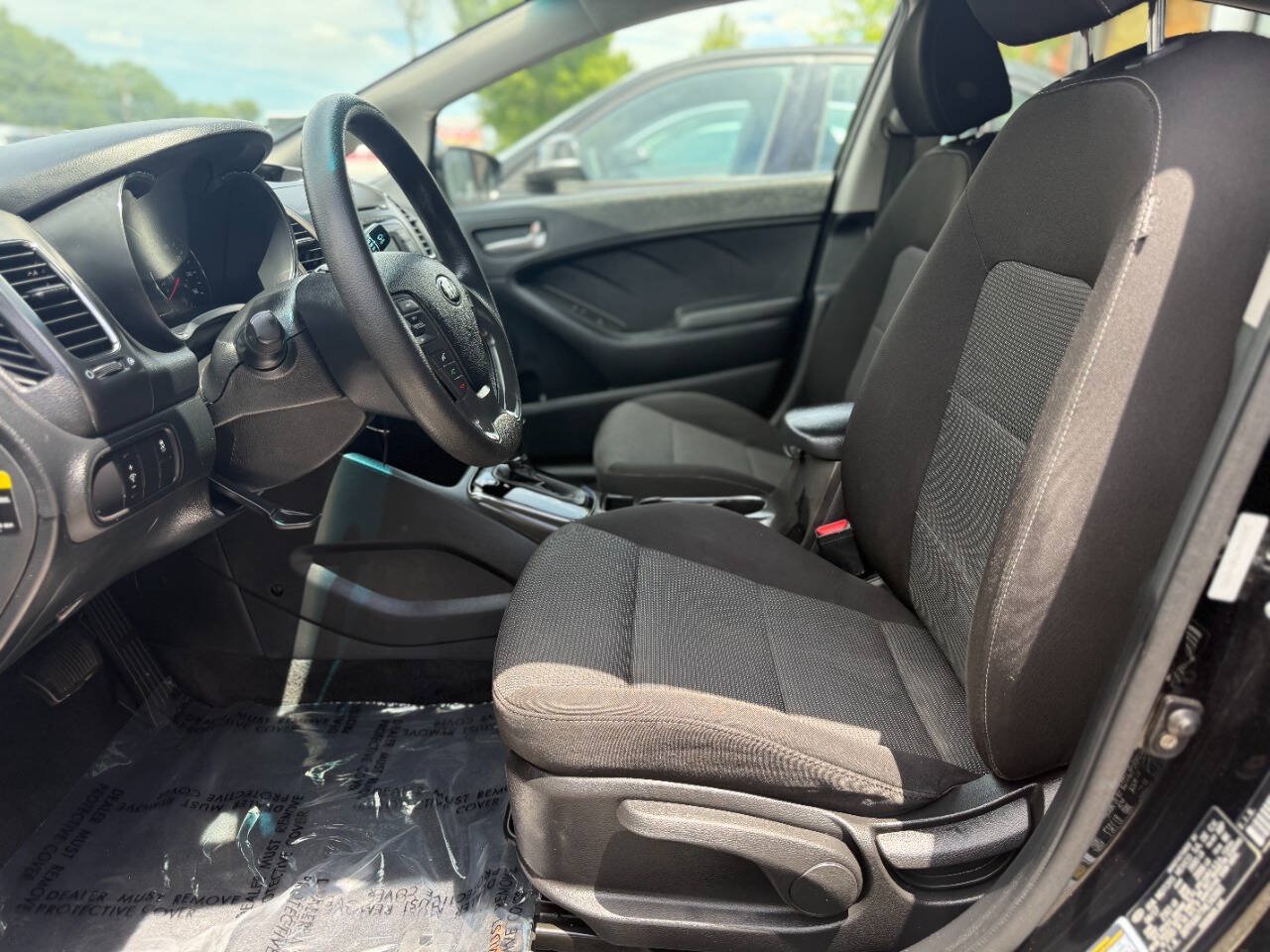 Used 2017 Kia Forte LX FWD image 10
