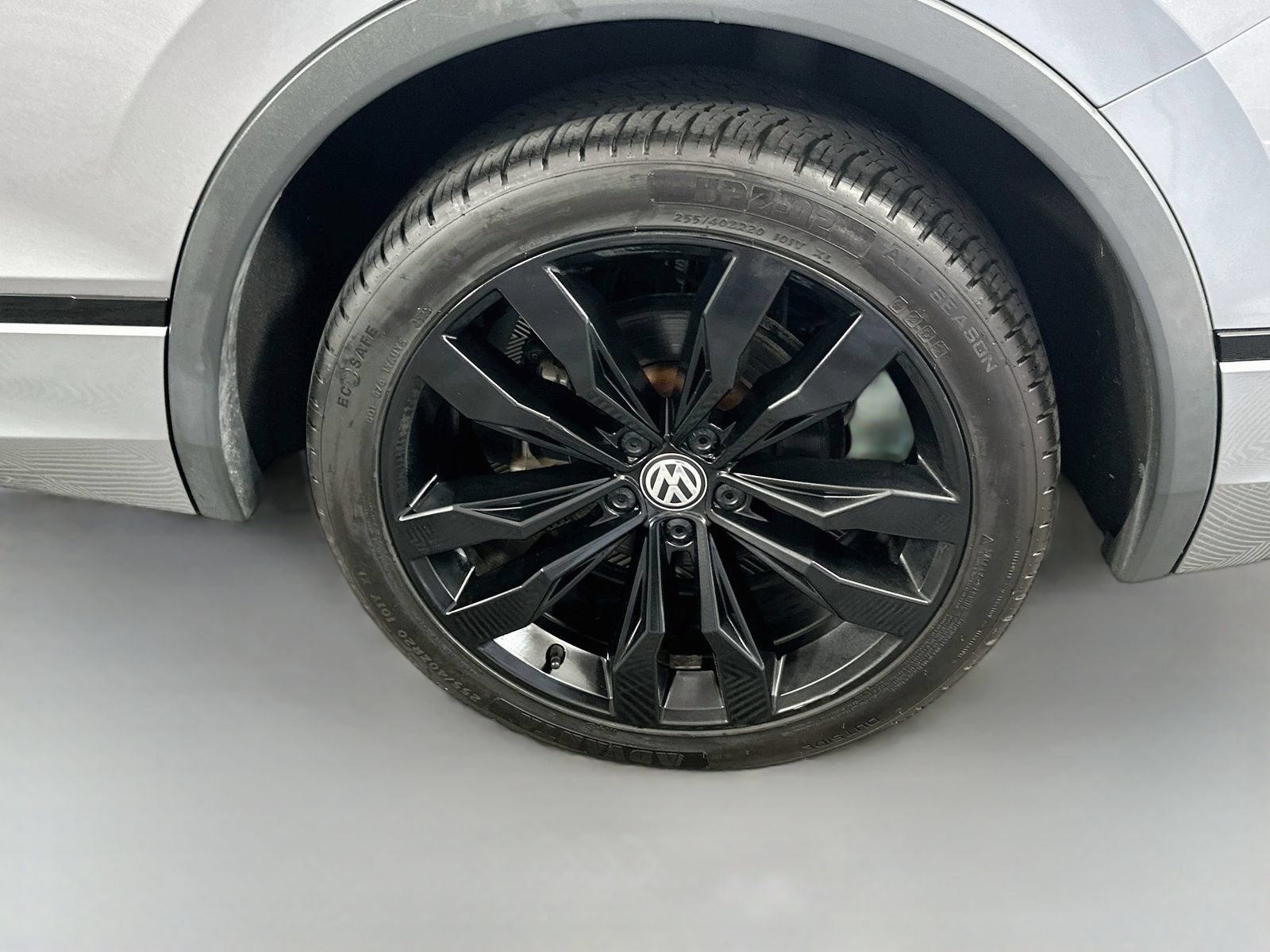 Used 2021 Volkswagen Tiguan SE R-Line AWD/4WD image 35