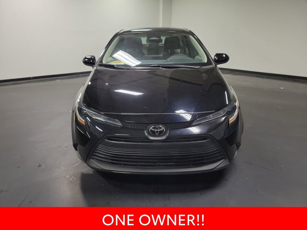 Used 2025 Toyota Corolla LE FWD image 3