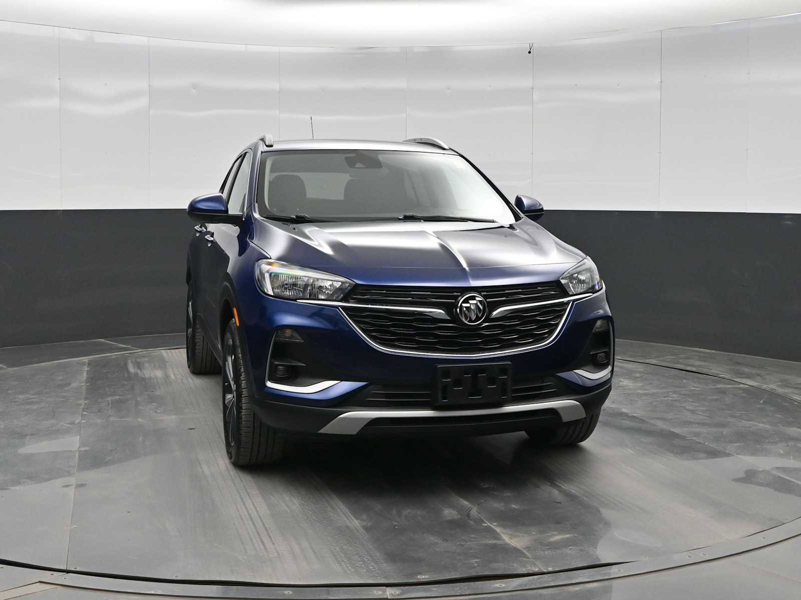 Used 2022 Buick Encore GX Select AWD/4WD image 2