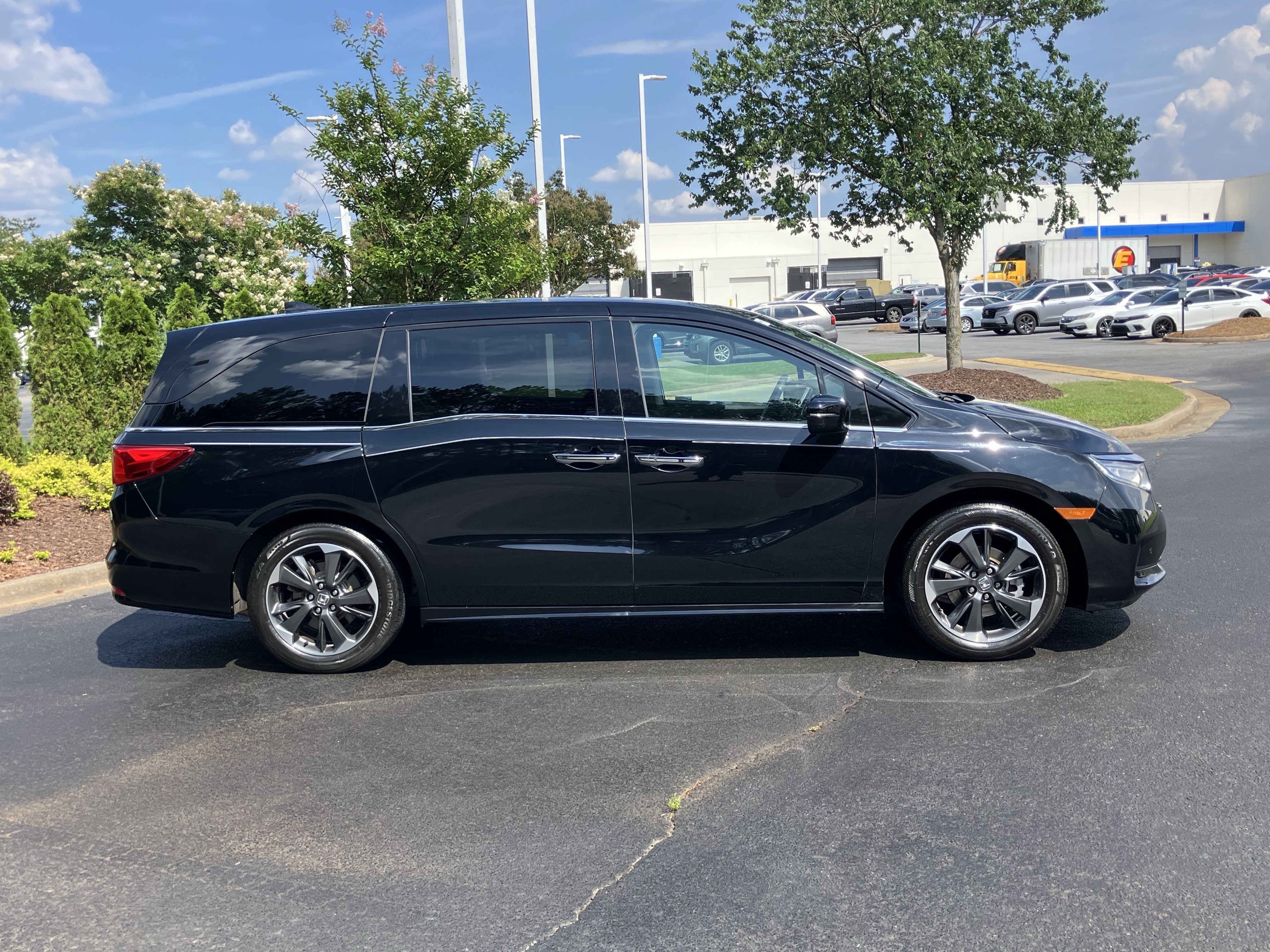 Certified 2024 Honda Odyssey Elite image 11