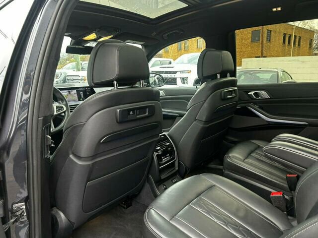Used 2019 BMW X7 xDrive40i w/ Premium Package image 14