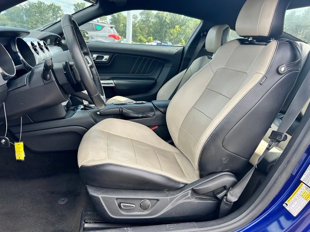 Used 2016 Ford Mustang Premium RWD image 11