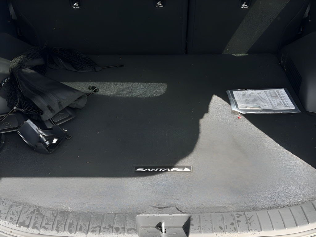 Used 2023 Hyundai Santa Fe SEL FWD image 9