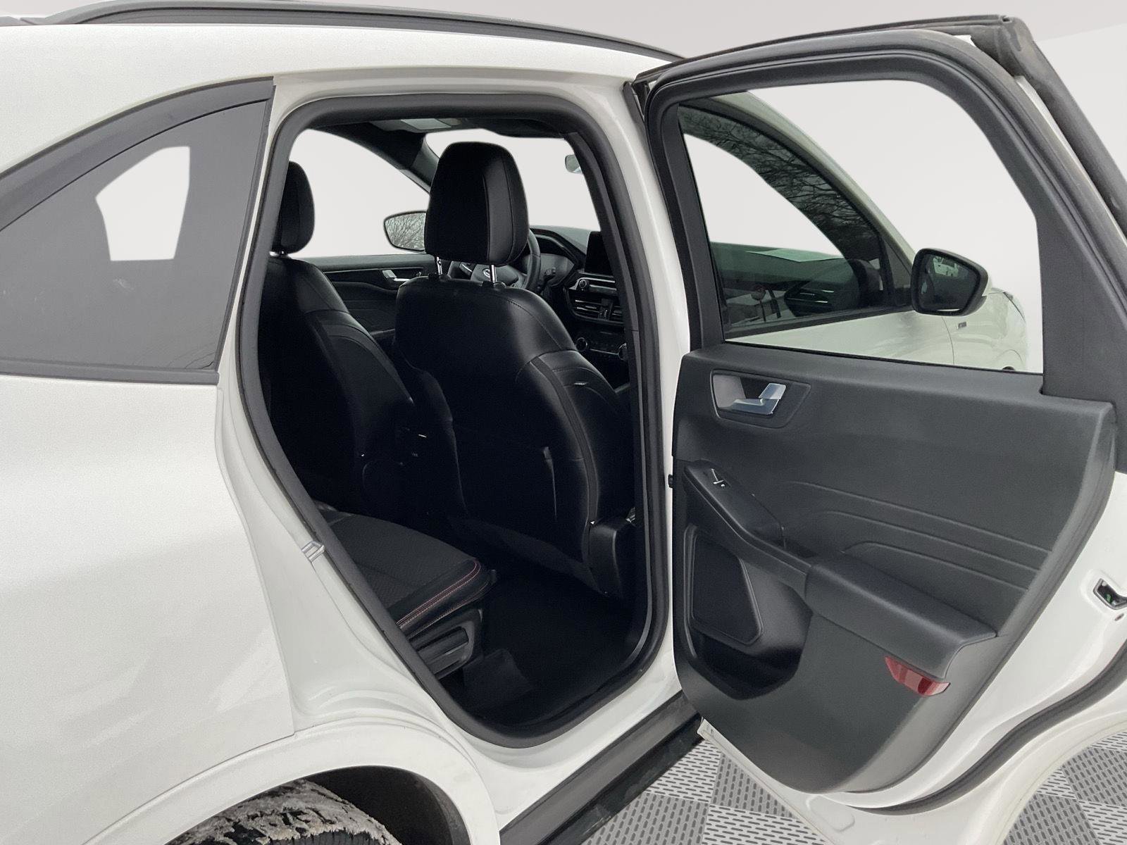 Used 2023 Ford Escape ST-Line Select image 31