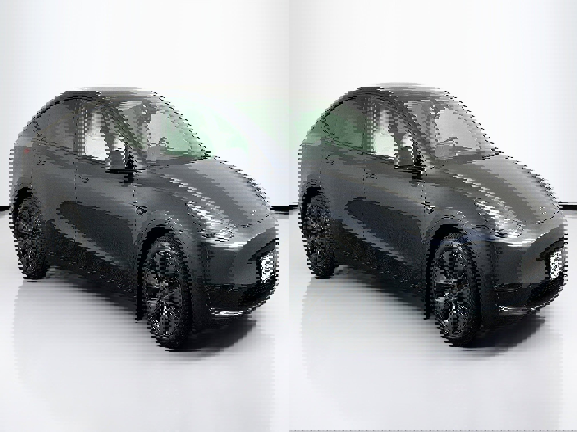 Used 2025 Tesla Model Y Long Range image 2