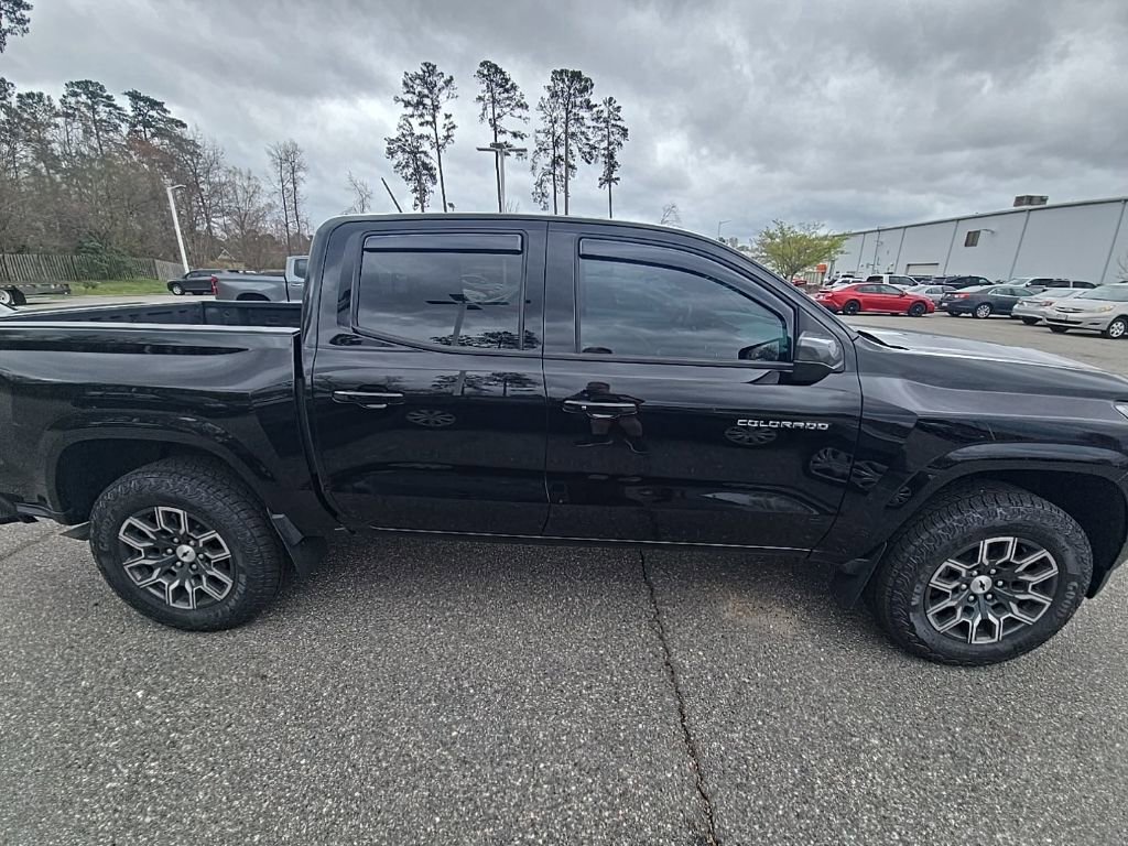 Used 2025 Chevrolet Colorado Z71 image 4