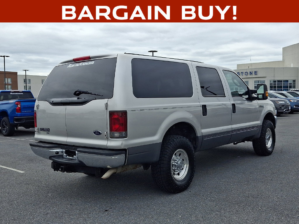 Used 2004 Ford Excursion XLT AWD/4WD image 6