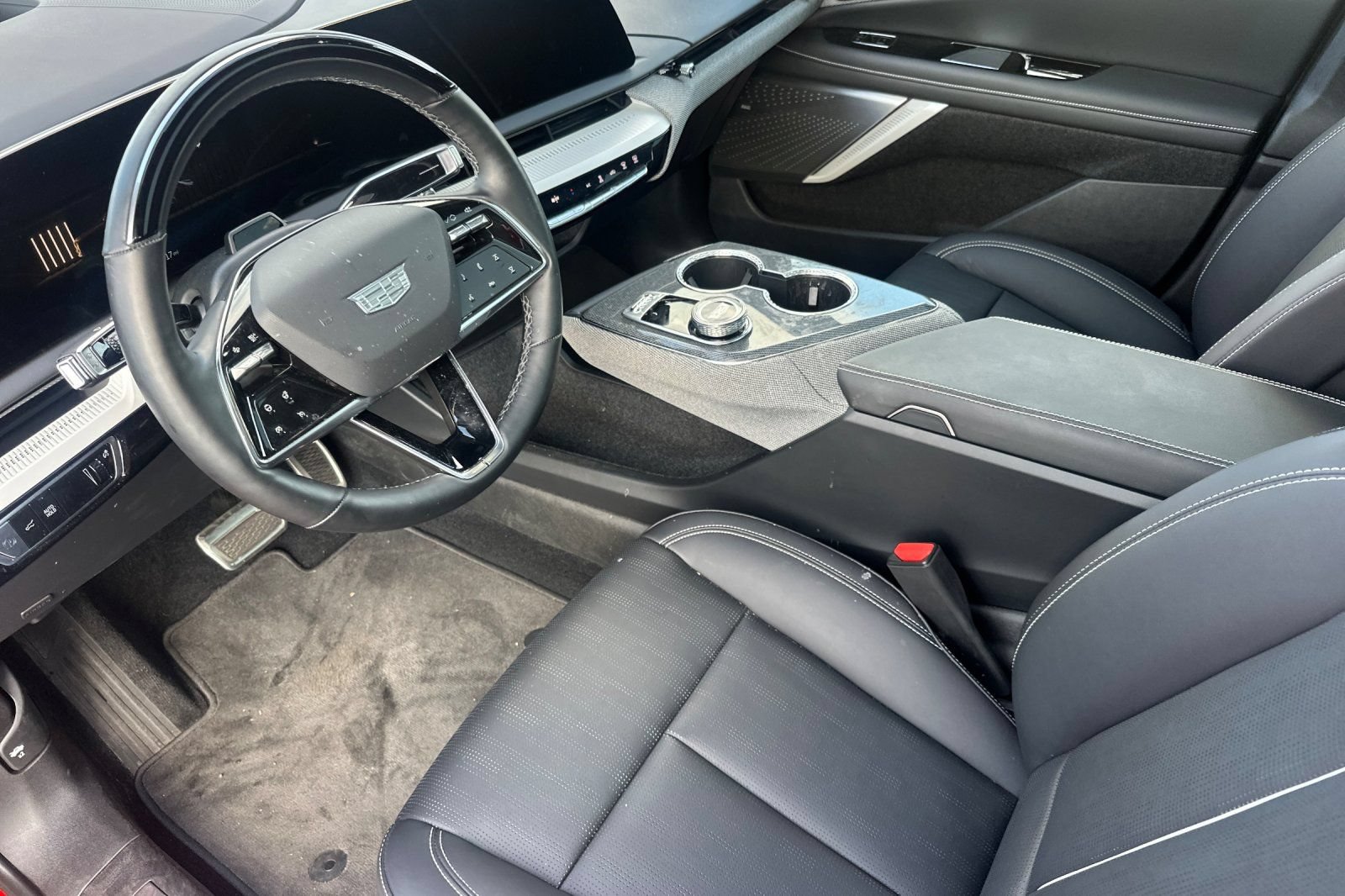 Certified 2025 Cadillac Optiq Sport 2 AWD/4WD image 10
