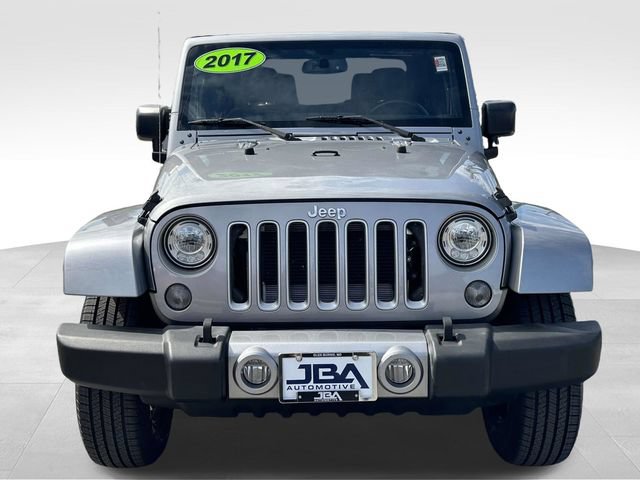 Used 2017 Jeep Wrangler Sahara w/ Connectivity Group AWD/4WD image 23