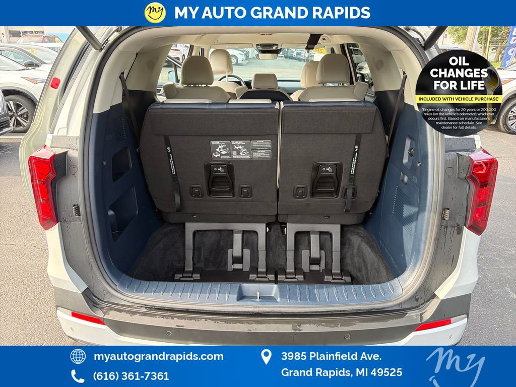 Used 2025 Kia Carnival EX FWD image 29