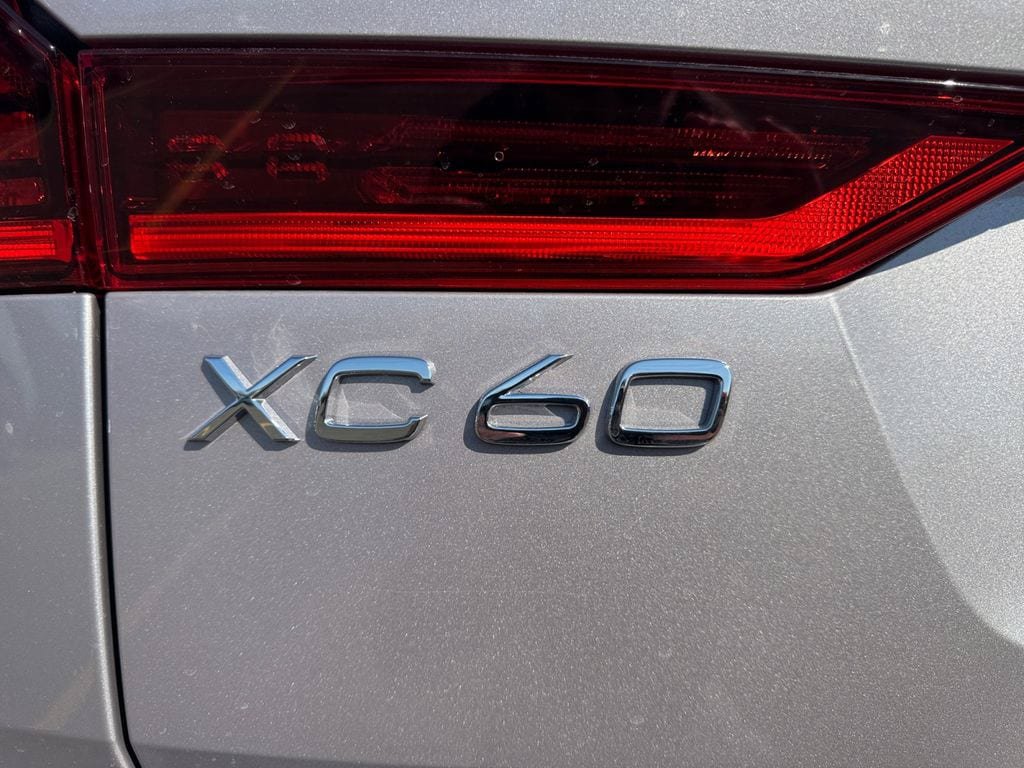 New 2026 Volvo XC60 B5 Plus w/ Protection Package Premier AWD/4WD image 9