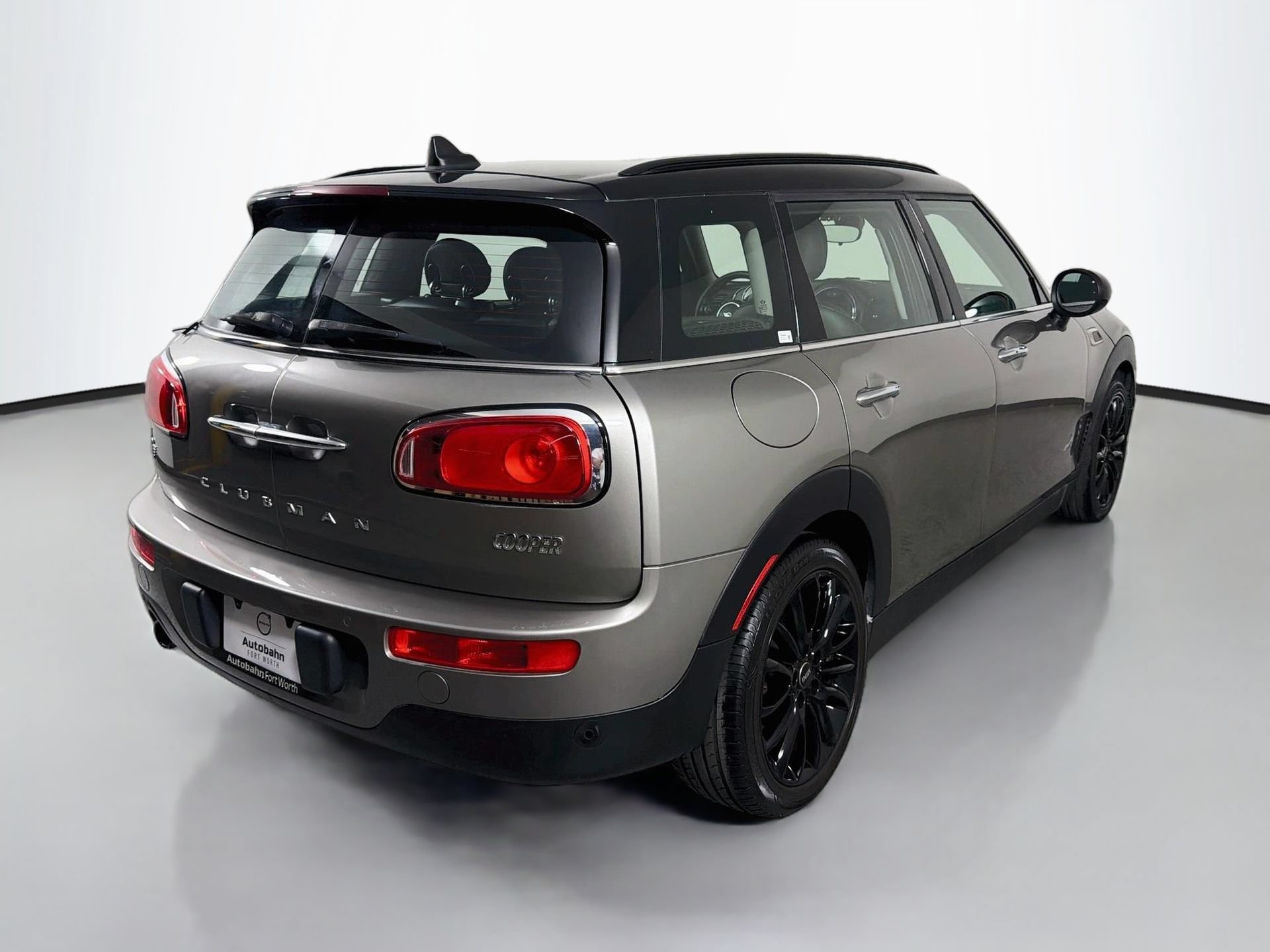 Used 2019 MINI Cooper Clubman ALL4 AWD/4WD image 6