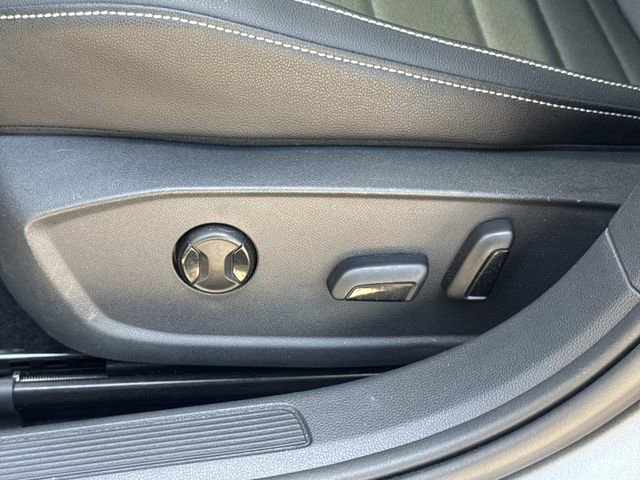 Certified 2023 Volkswagen Jetta SE FWD image 21