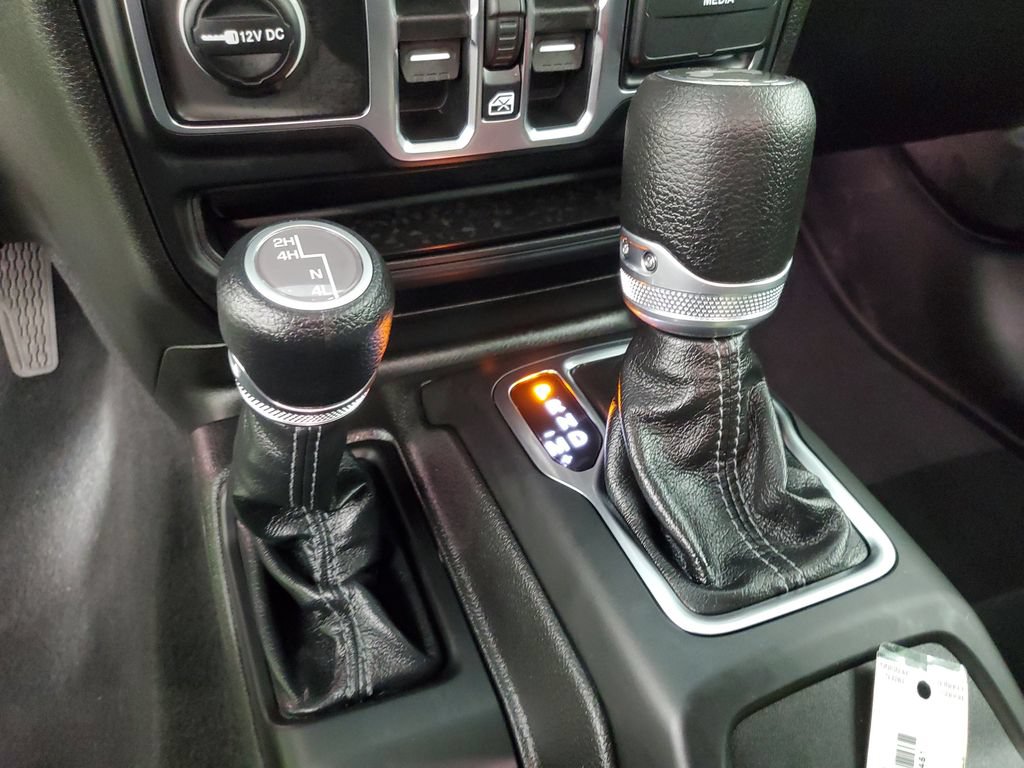 Used 2026 Jeep Wrangler Unlimited Sport AWD/4WD image 17