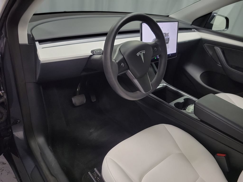 Used 2023 Tesla Model Y Long Range AWD/4WD image 16