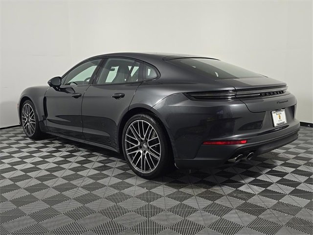 New 2026 Porsche Panamera 4 image 3