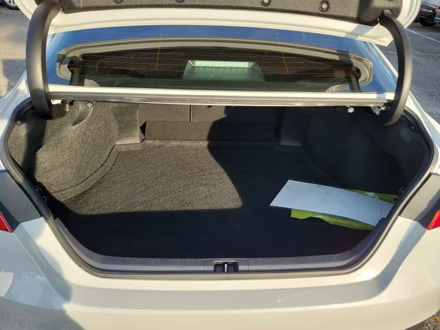 Used 2024 Toyota Camry LE image 8